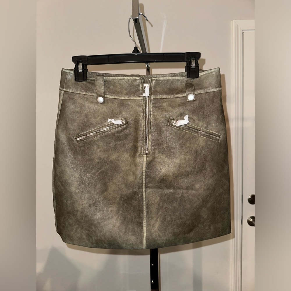 NWT Blank NYC Zipper Faux Leather Skirt Size 27🔥🔥
